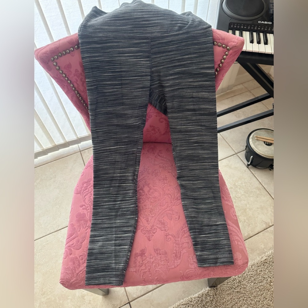 Gray Striped Leggings lululemon size 8 NWOT